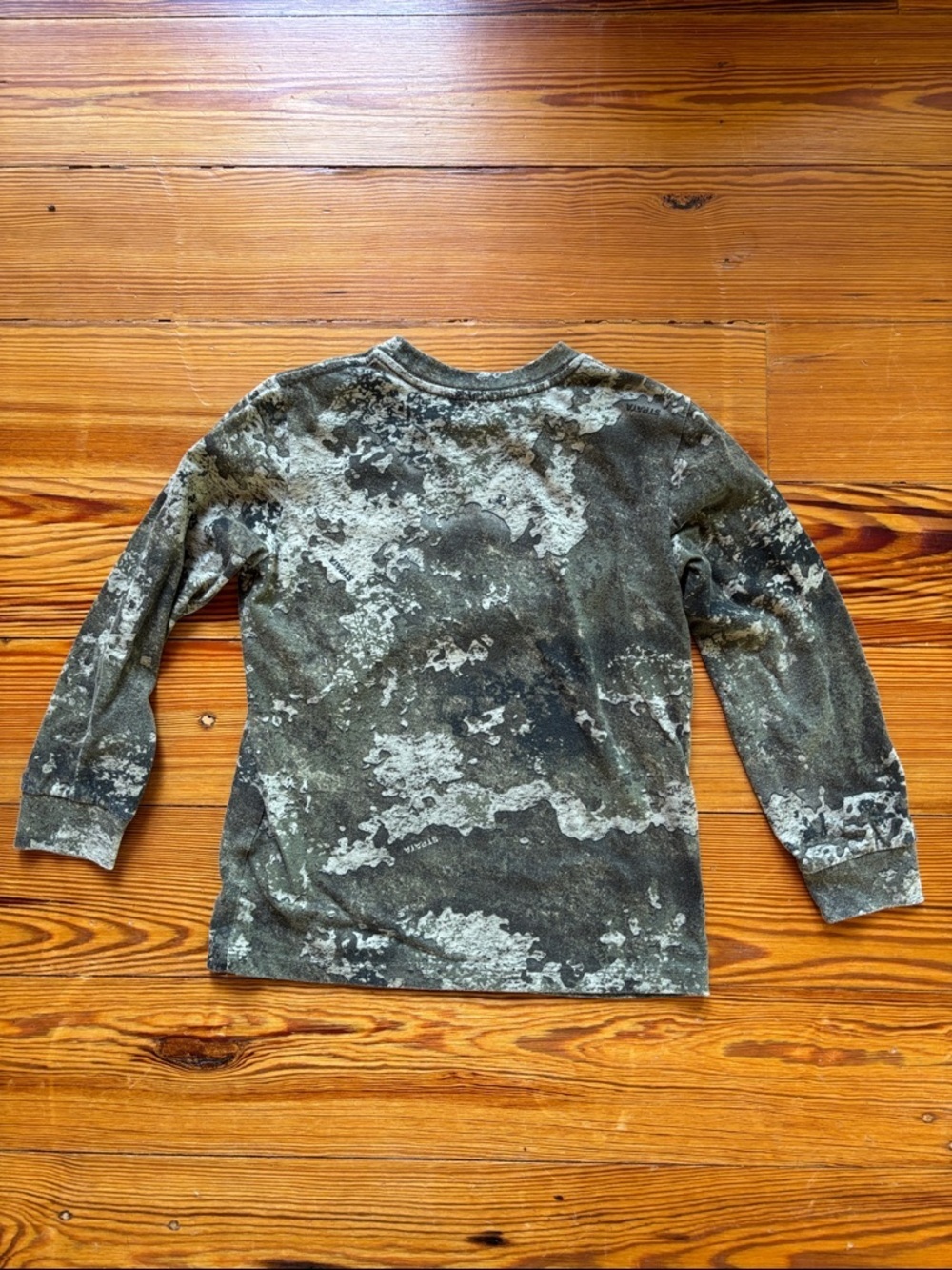 Boys Camouflage Long Sleeve T-Shirt....Red Head Size M - Picture 3 of 3